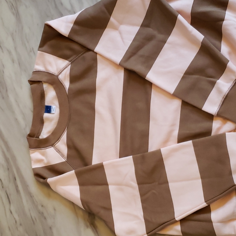 Old Navy fleece sweatshirt